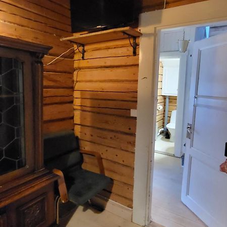 120 Yrs. Old Log House In Kuopio City Centre 外观 照片